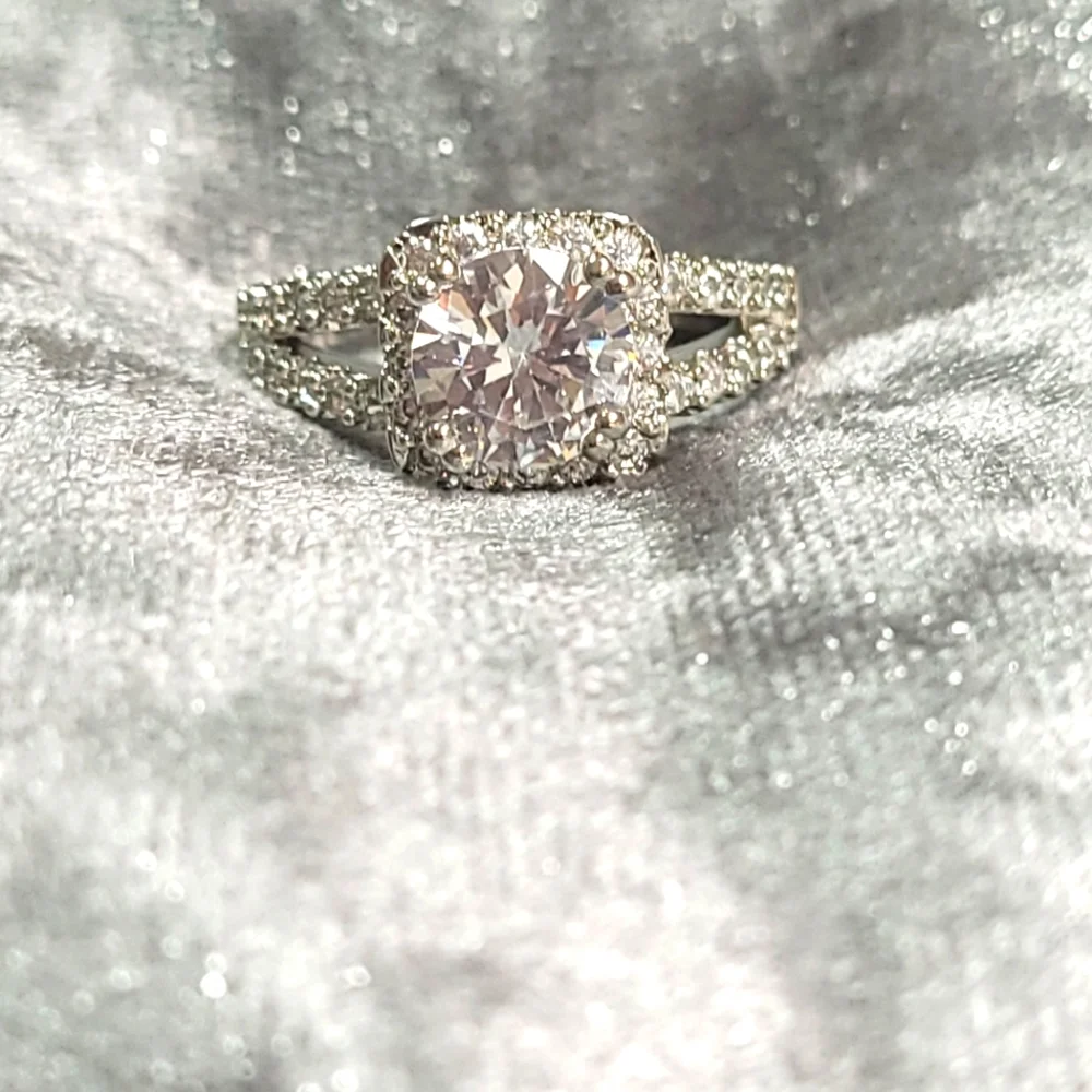 4 Prong White Zircon Silver Color Engagement Ring - Picture 2 of 8